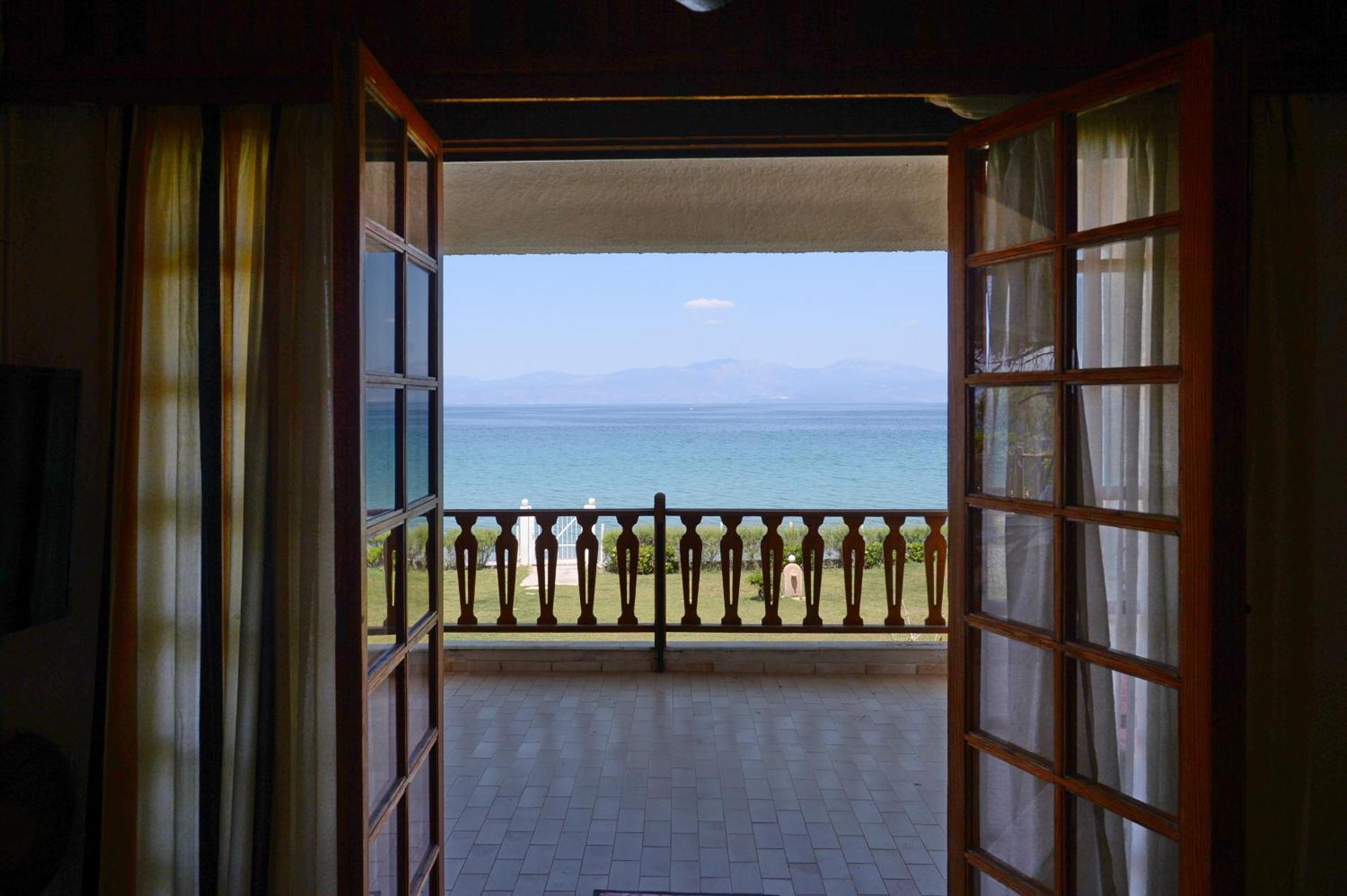 Antorina Beachfront Villas With Private Pools Kamari  Bagian luar foto